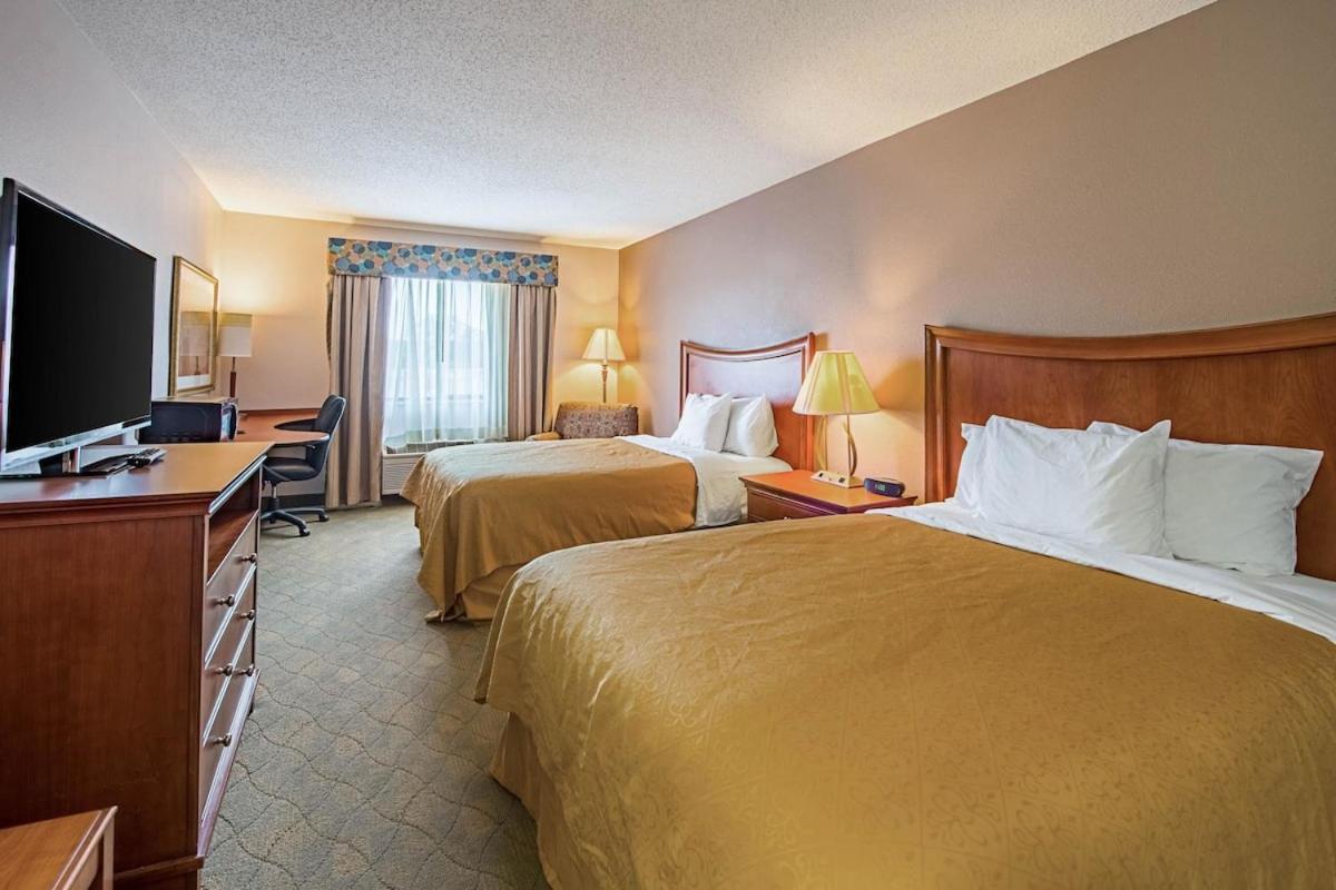 Royal Inn Suites Huntington エクステリア 写真