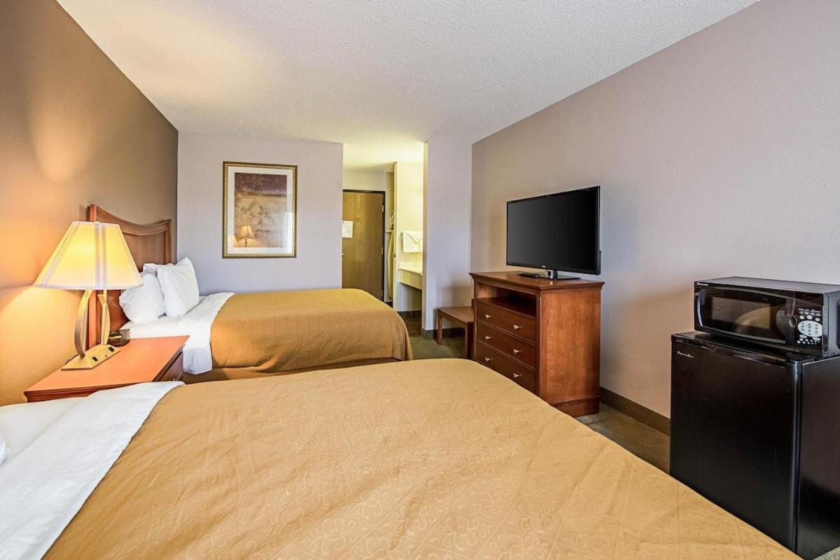 Royal Inn Suites Huntington エクステリア 写真