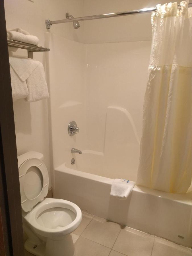 Royal Inn Suites Huntington エクステリア 写真